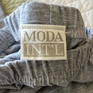 MODA brand leggings.